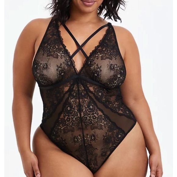 TORRID NWT STRAPPY PLUNGE BODYSUIT - LACE BLACK - Picture 4 of 6